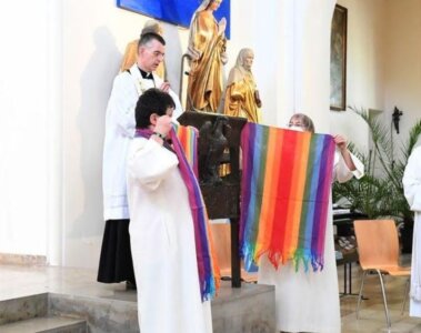 sacerdotes gays