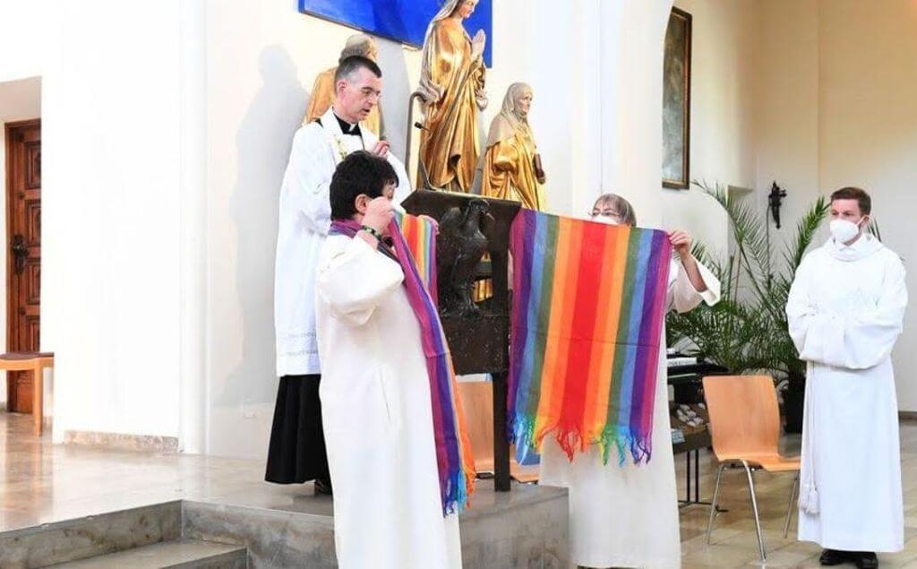 sacerdotes gays