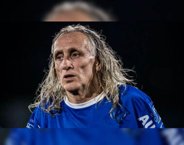 Robert Carmona, futbolista de 60 años