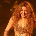 Shakira en su show en los Grammy