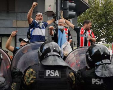 Barristas marchan contra gobierno Milei