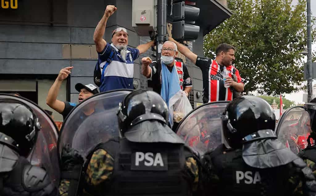 Barristas marchan contra gobierno Milei