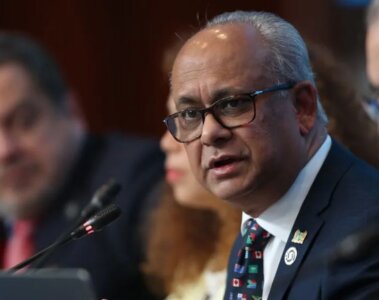 l ministro de Relaciones Exteriores de Surinam, Albert Ramdin