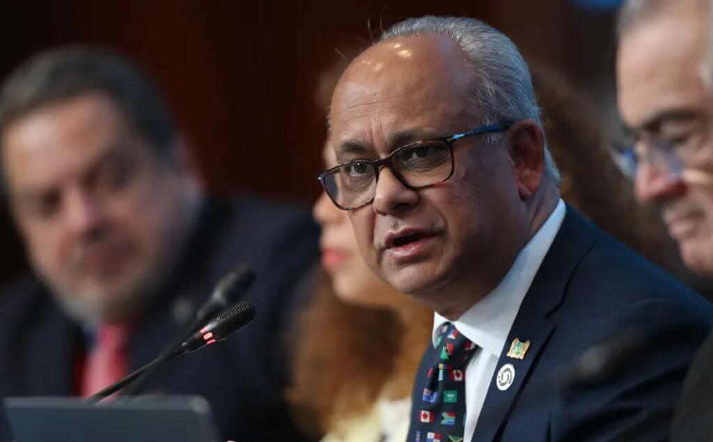 l ministro de Relaciones Exteriores de Surinam, Albert Ramdin