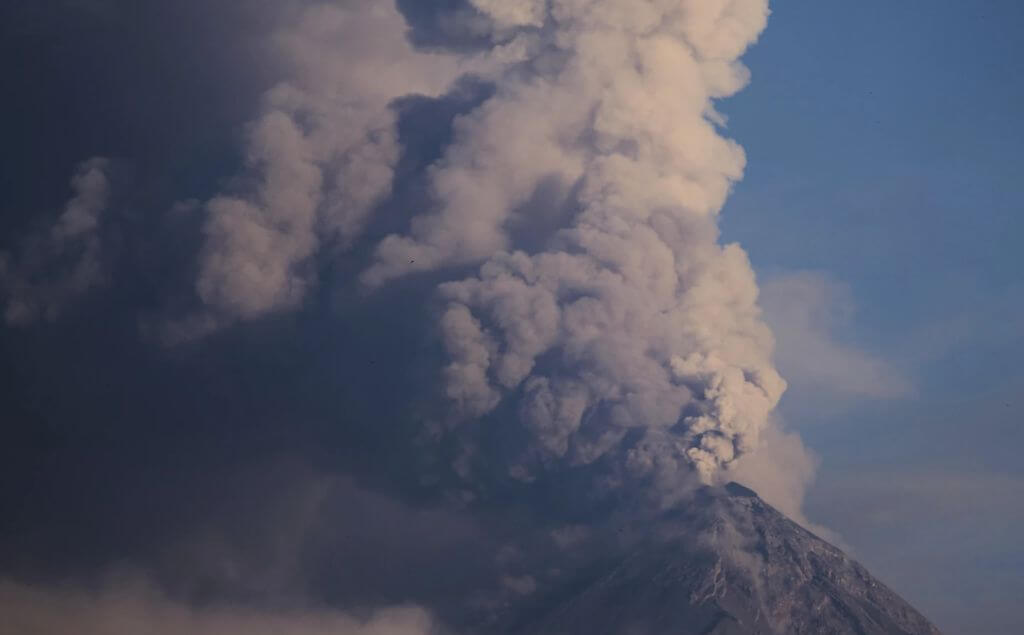 Volcán de fuego en Guatemala