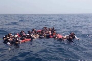 38 Turistas Alemanes en el mar