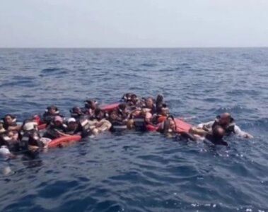 38 Turistas Alemanes en el mar