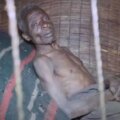Hombre aislado por fobia a las mujeres