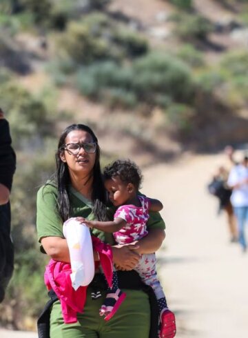 migrantes caminando