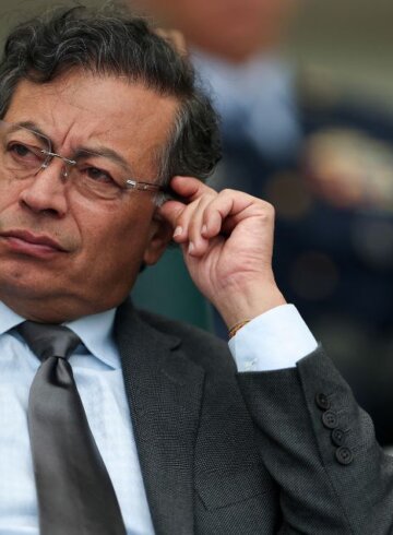 Petro pensando