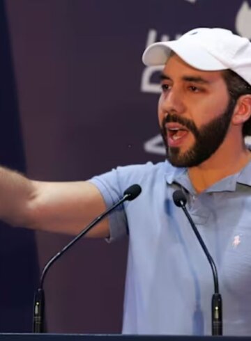 El presidente de El Salvador critica a Maduro