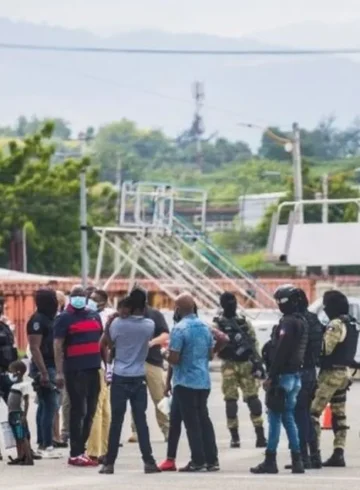 Haitianos siendo deportados