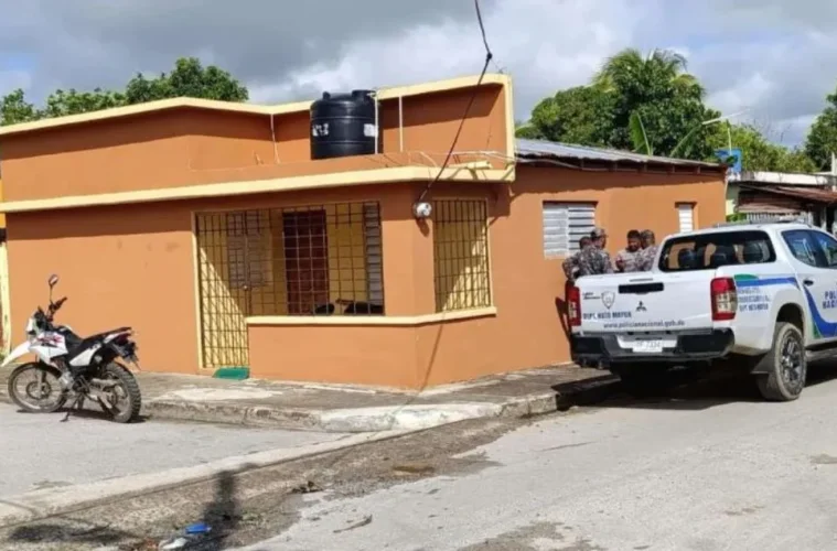 Lugar de la tragedia ocurrida en Sabana de la Mar donde una joven fallece en un suceso con su pareja.