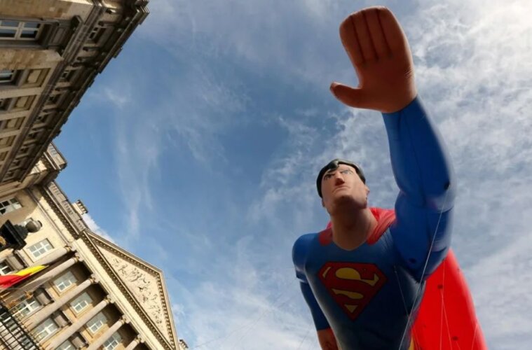 Superman en el cielo