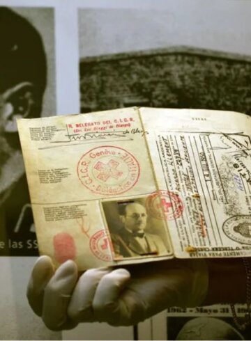 pasaporte falso con el que el jerarca nazi Adolf Eichmann ingresó a Argentina en 1950.