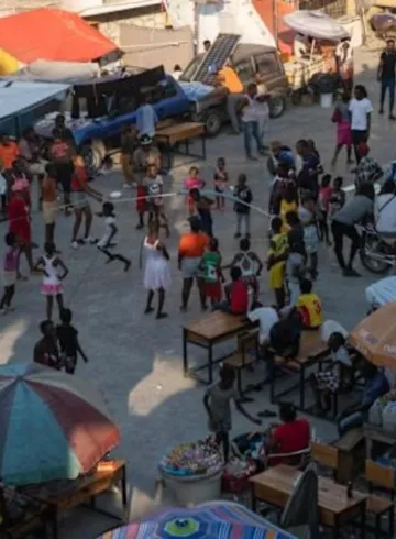 Niños desplazados en Haití por violencia