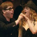 Madonna y Elton John cantando