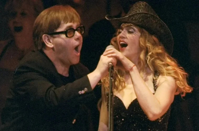 Madonna y Elton John cantando