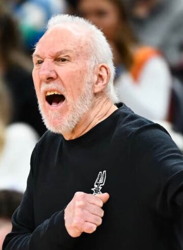 Gregg Popovich entrenando