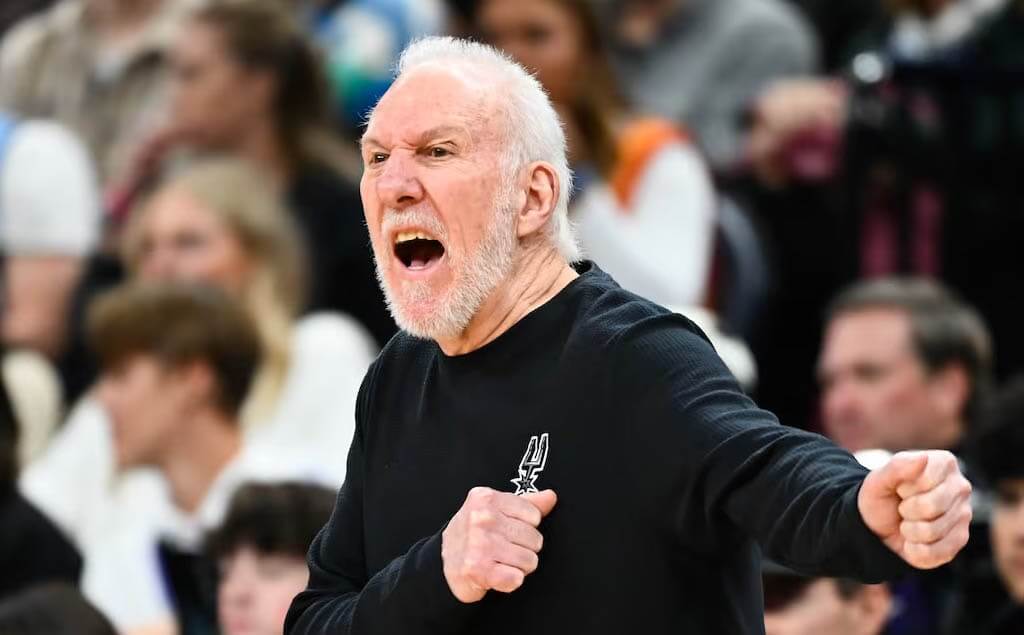 Gregg Popovich entrenando