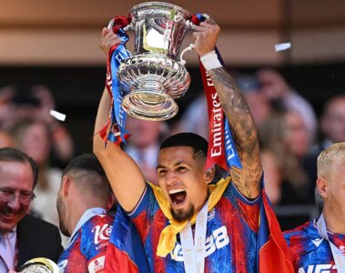Palace celebra el primer título de su historia