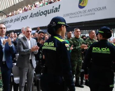 Mujeres Policías condecoradas en Colombia