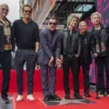 Rob Cavallo, Ryan Reynolds, Tre Cool, Billie Joe Armstrong, Matt Pinfield y Mike Dirnt.