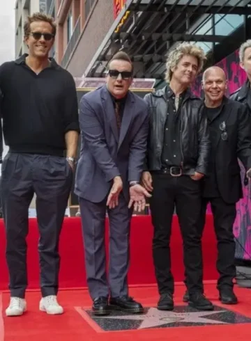 Rob Cavallo, Ryan Reynolds, Tre Cool, Billie Joe Armstrong, Matt Pinfield y Mike Dirnt.