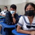 estudiantes con tapabocas