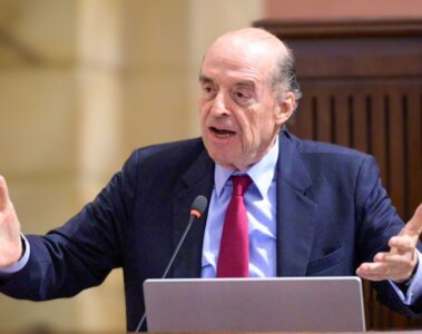 alvaro leyva canciller de colombia hablando