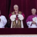 Papa Leo XIV en el balcón del vaticano
