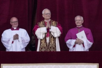 Papa Leo XIV en el balcón del vaticano