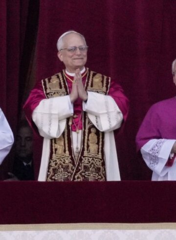 Papa Leo XIV en el balcón del vaticano