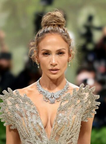 jennifer lopez en la Met gala