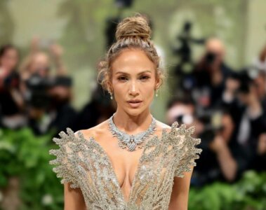 jennifer lopez en la Met gala