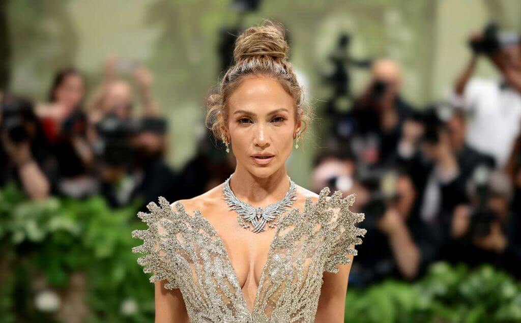 jennifer lopez en la Met gala