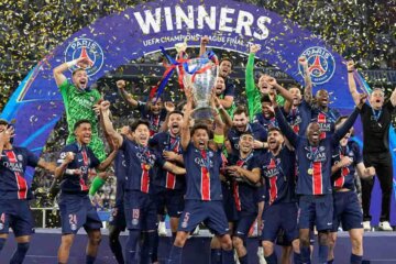 PSG celebrando su primera Champions