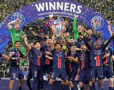 PSG celebrando su primera Champions
