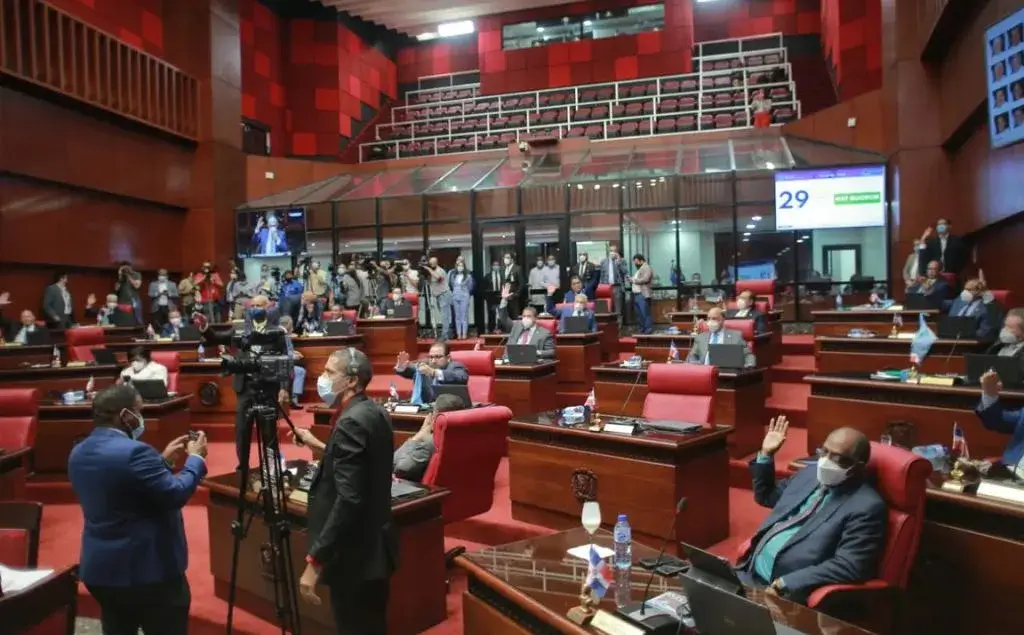Insisten en un Código Penal viejo, sin causales y sin castigo firme