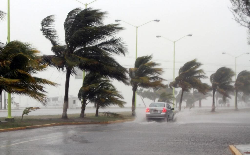 Erick se degrada a tormenta tropical