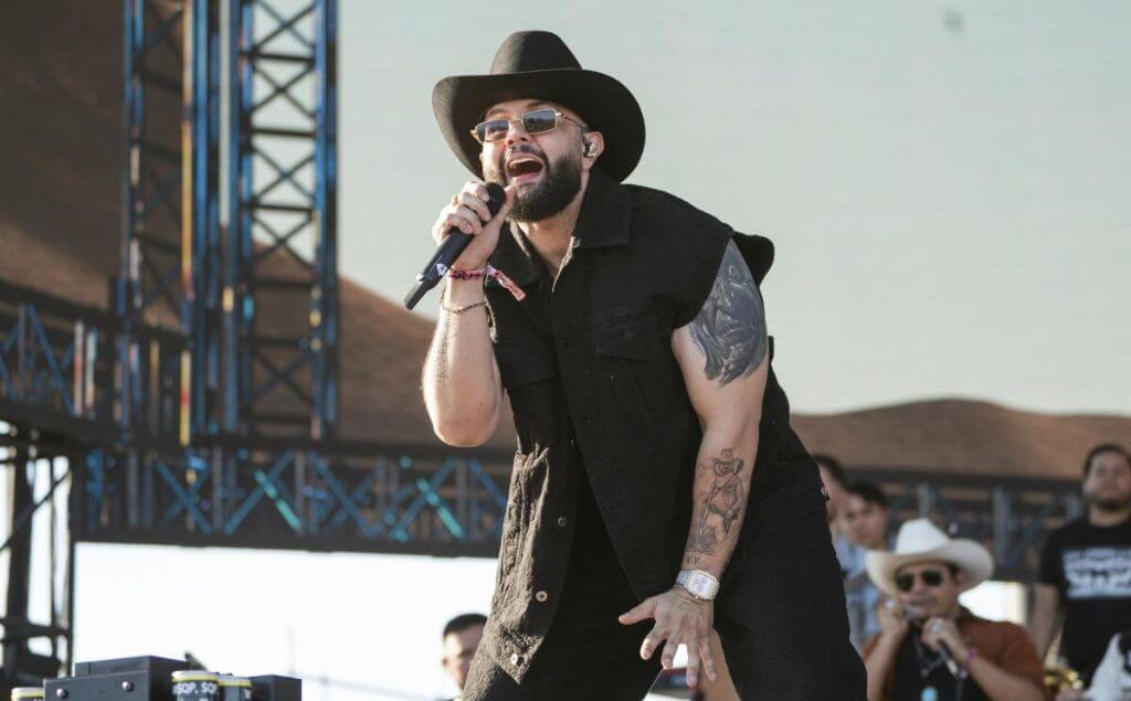 Carín León, Myke Towers y Laura Pausini participarán en la Semana Billboard
