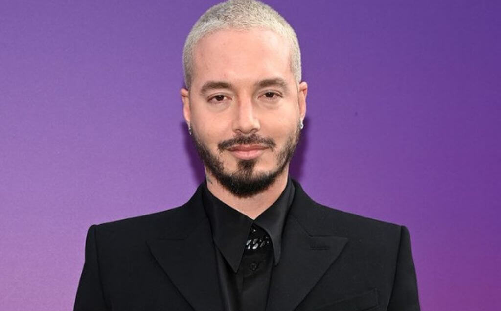 J Balvin extiende récord de No. 1s en Latin Airplay con ‘Rio’