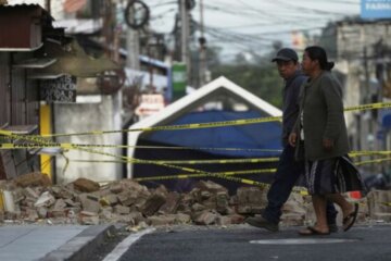 Cuatro muertos deja en Guatemala una secuencia de más de 150 sismos