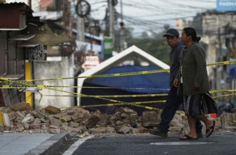Cuatro muertos deja en Guatemala una secuencia de más de 150 sismos
