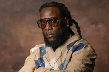 “No Sign of Weakness” de Burna Boy cumple sus sueños de estrella de rock