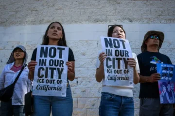 La comunidad asiática de Los Ángeles se une a la hispana para frenar las redadas de ICE